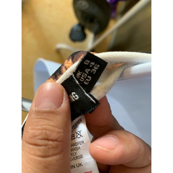 Pretty little thing Black Leopard Contrast Binding Halterneck Crop top - Picture 8 of 10